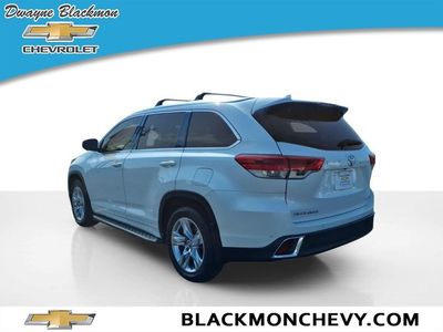 2019 Toyota Highlander — detail view