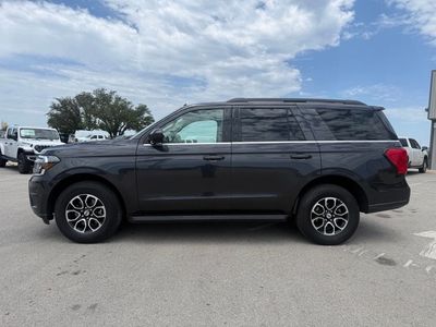 2024 Ford Expedition — side profile view