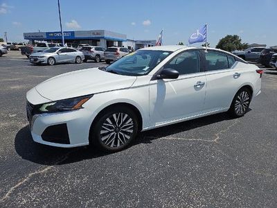 2025 Nissan Altima — side profile view