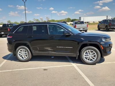 2025 Jeep Grand Cherokee — detail view
