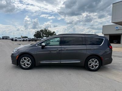 2023 Chrysler Pacifica — side profile view