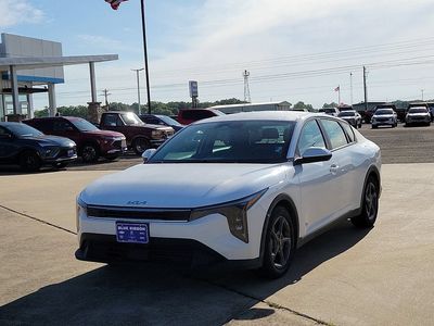 2025 Kia K4 — side profile view