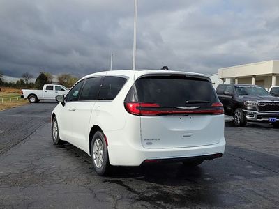 2026 Chrysler Pacifica — detail view