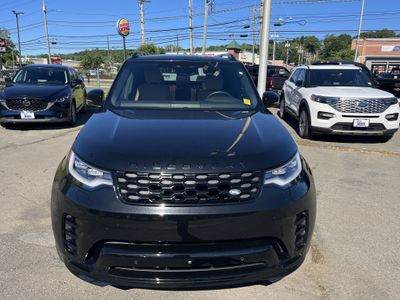 2024 Land Rover Discovery — rear three-quarter view