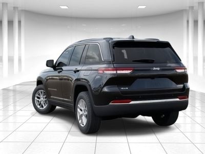 2025 Jeep Grand Cherokee — rear three-quarter view