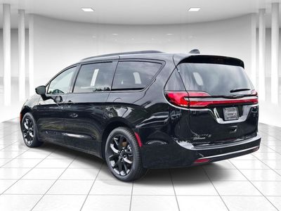 2026 Chrysler Pacifica — detail view