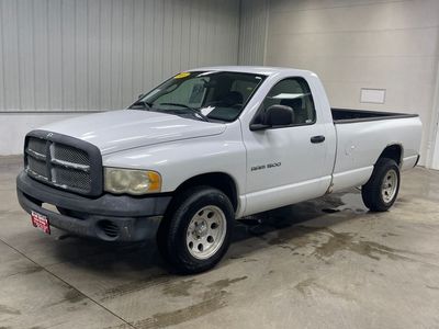 2003 Dodge Ram 1500 — interior view