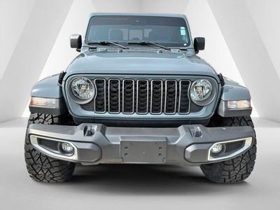2025 Jeep Gladiator — side profile view