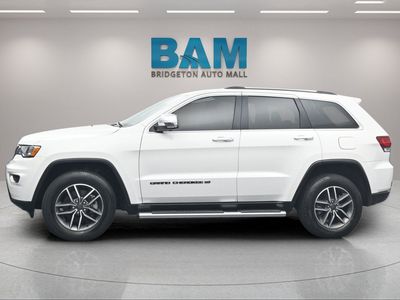 2022 Jeep Grand Cherokee WK — rear three-quarter view