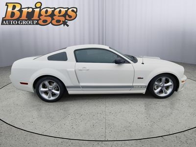 2007 Ford Mustang — detail view