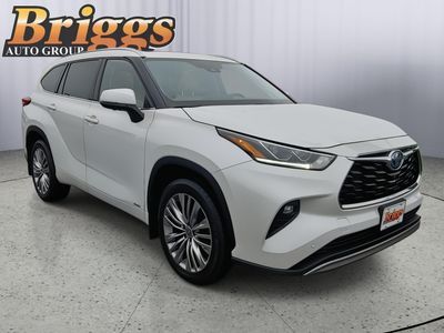 2023 Toyota Highlander — interior view