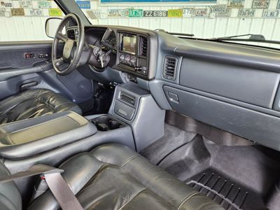 1999 Chevrolet Silverado 2500 — side profile view