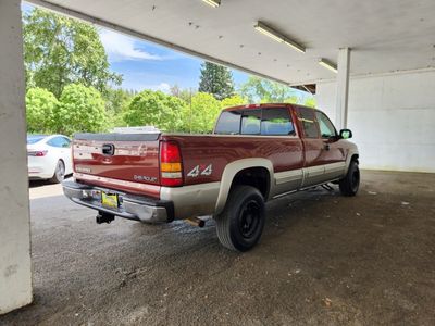 1999 Chevrolet Silverado 2500 — rear three-quarter view