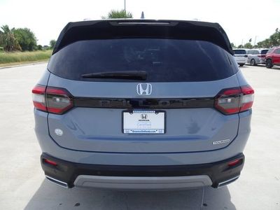 2025 Honda Pilot — detail view