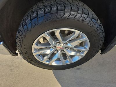 2020 GMC Sierra — detail view