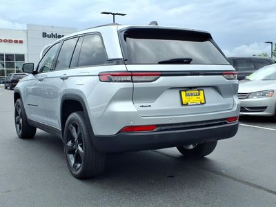 2023 Jeep Grand Cherokee — interior view