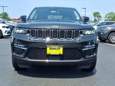 2023 Jeep Grand Cherokee — side profile view