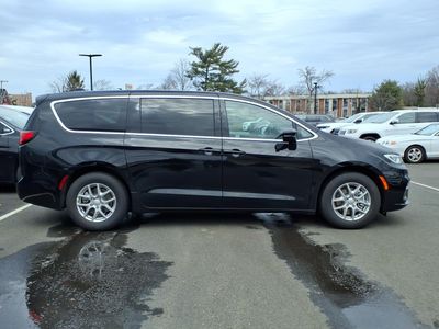 2026 Chrysler Pacifica — detail view