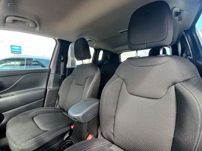 2022 Jeep Renegade — detail view