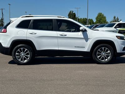 2019 Jeep Cherokee — rear three-quarter view