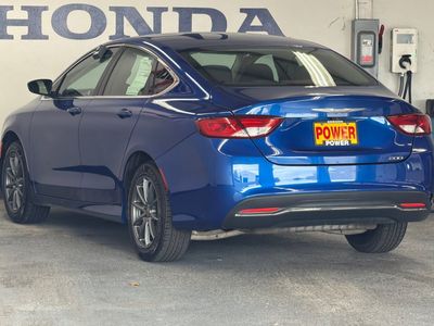 2016 Chrysler 200 — detail view