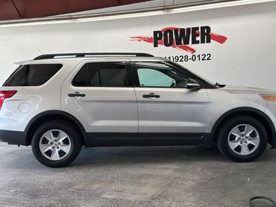 2014 Ford Explorer — side profile view