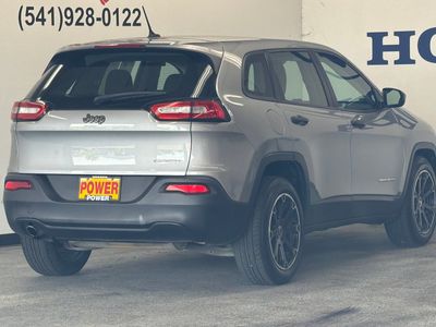 2017 Jeep Cherokee — interior view