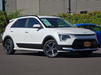 2023 Kia Niro Plug-In Hybrid — side profile view