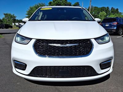 2023 Chrysler Pacifica — side profile view