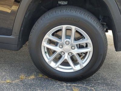 2025 Jeep Grand Cherokee L — detail view