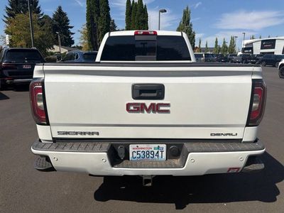 2017 GMC Sierra 1500 — interior view