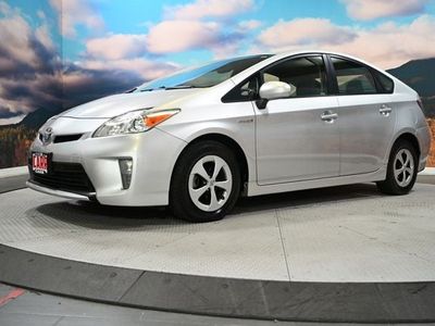 2015 Toyota Prius — rear three-quarter view