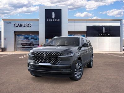 2026 Lincoln Navigator L — side profile view