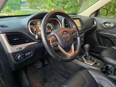 2016 Jeep Cherokee — detail view