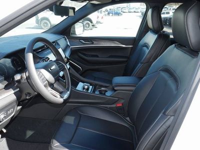 2026 Jeep Grand Cherokee — side profile view
