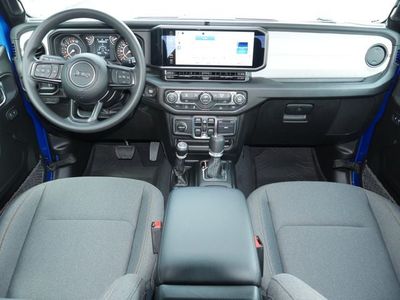 2026 Jeep Gladiator — detail view