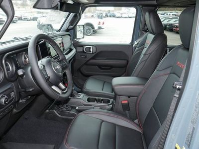 2026 Jeep Gladiator — side profile view
