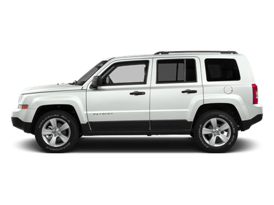 2016 Jeep Patriot — rear three-quarter view