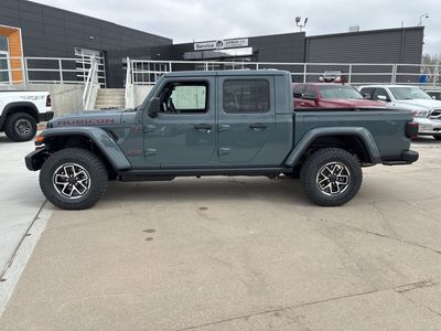 2026 Jeep Gladiator — side profile view