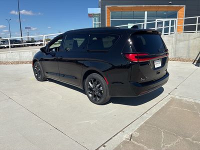 2026 Chrysler Pacifica — rear three-quarter view