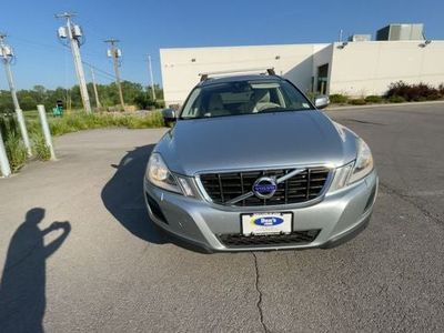 2013 Volvo XC60 — rear three-quarter view