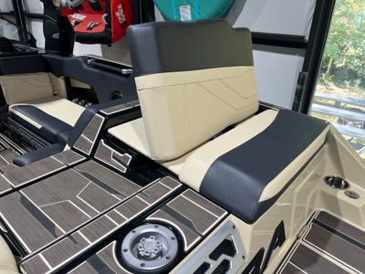 2024 Supra SE 450 - Photo 11