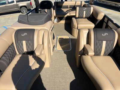 2025 Barletta Lusso L23UA — photo 14 view