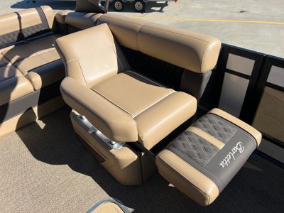 2025 Barletta Lusso L23UA — photo 19 view