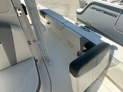 2022 Robalo 246 Cayman SD - Photo 11