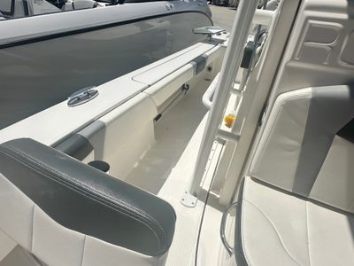 2022 Robalo 246 Cayman SD - Photo 8