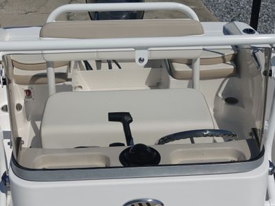 2026 Robalo 160 CC - Photo 8