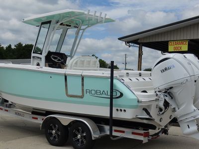 2025 Robalo 250 CC - Photo 2