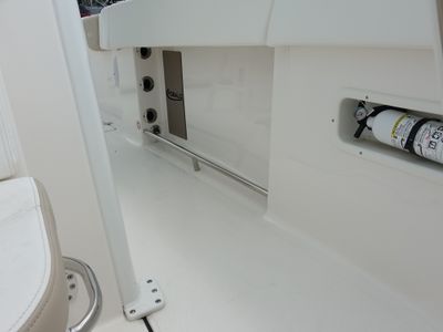 2025 Robalo 250 CC - Photo 10