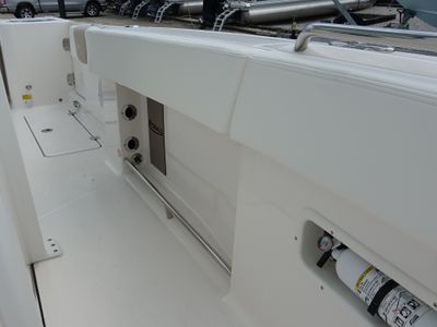 2025 Robalo 250 CC - Photo 9